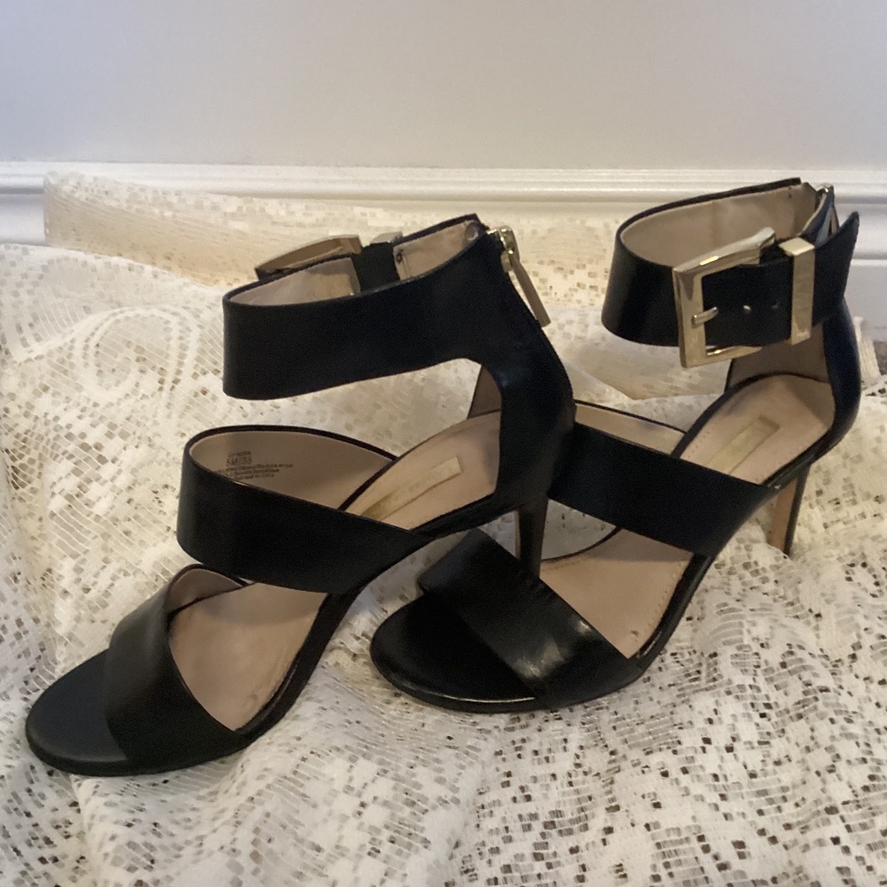 Louise et Cie buckle stiletto size 5